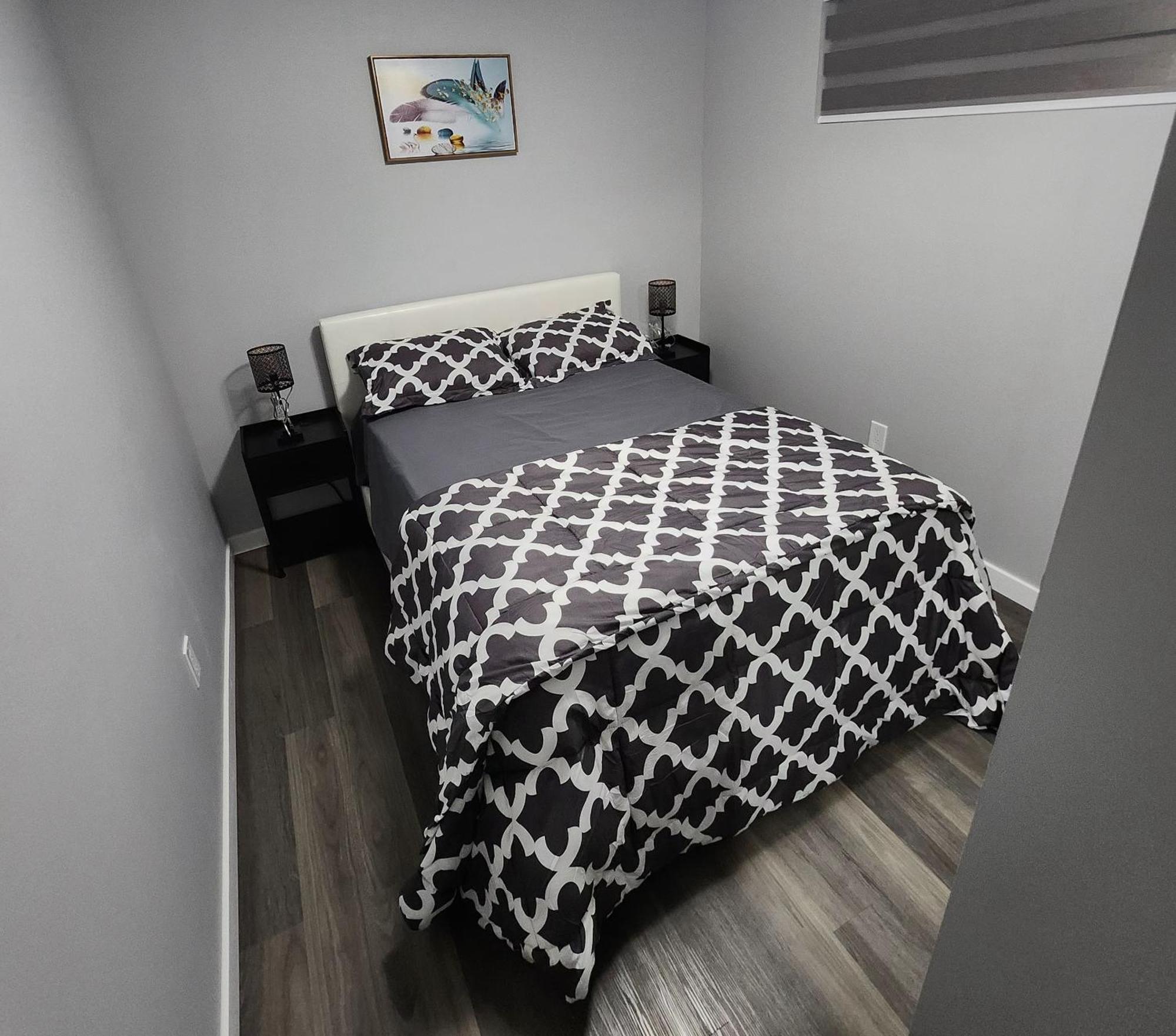 Entire Basement Suite With Private Entrance Winnipeg Exteriér fotografie